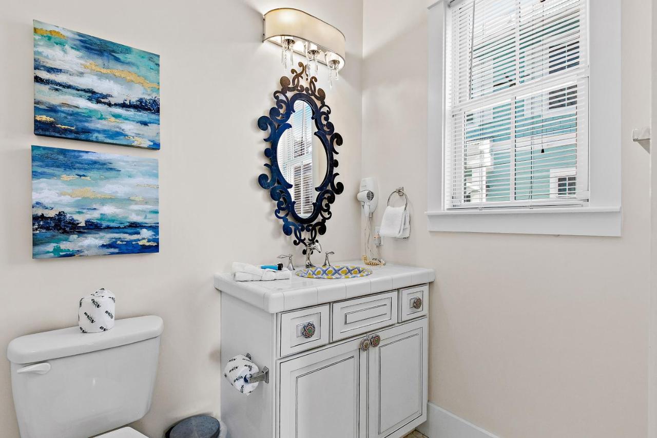 Carillon Beach Fish And Whistle Holiday home *