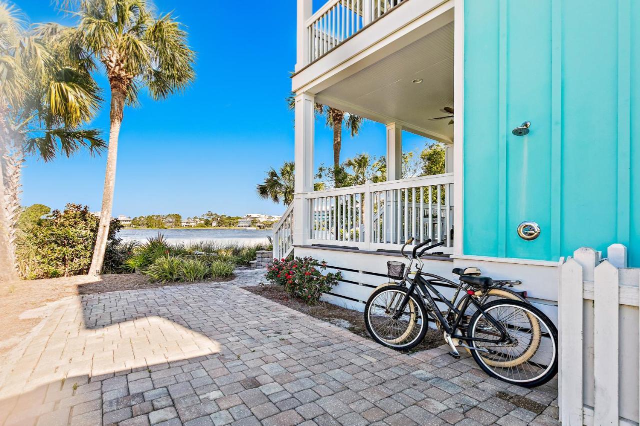 Carillon Beach Fish And Whistle Holiday home